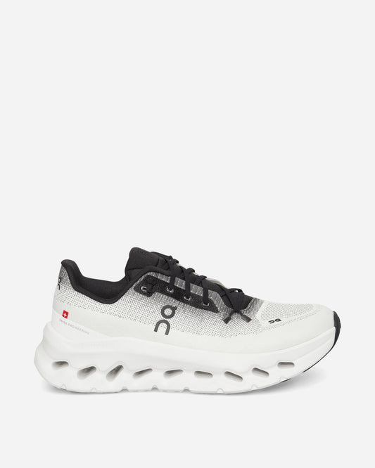 Cloudtilt Sneakers Black / Ivory